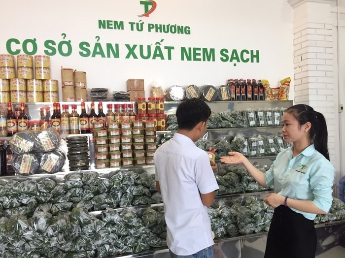 Đặc sản Nem thương hiệu Tứ Phương được sản xuất, phân phối theo quy trình sạch, được người tiêu dùng tin dùng. Ảnh: P.V