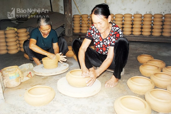 Sản phẩm nồi đất Trù Sơn - Đô Lương vẫn còn được người tiêu dùng sử dụng hiện nay. Ảnh: Xuân Hoàng