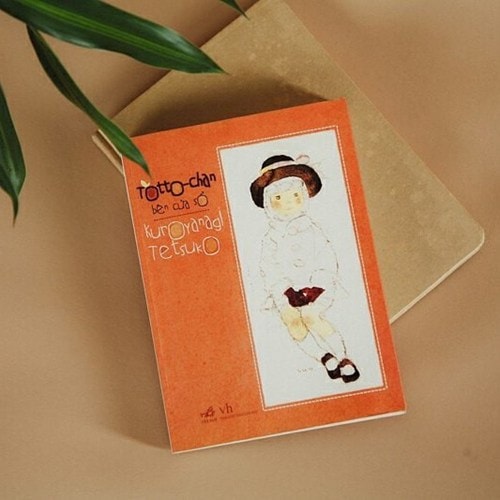  Totto-chan bên cửa sổ đã trở thành cuốn sách cuốn sách gối đầu giường của bao trẻ em, phụ huynh và những người làm giáo dục trong suốt hơn 35 năm qua.