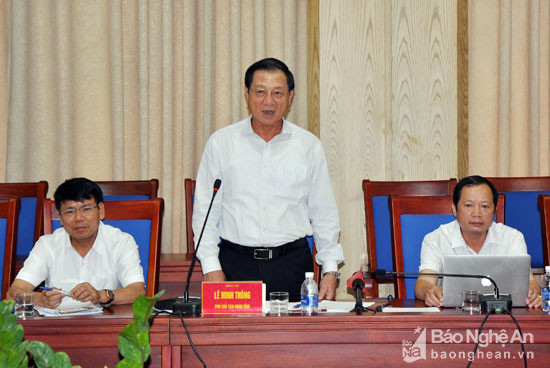 Phó Chủ tịch UBND tỉnh Lê Minh Thông tiếp thu những ý kiến trao đổi của Đoàn giám sát 