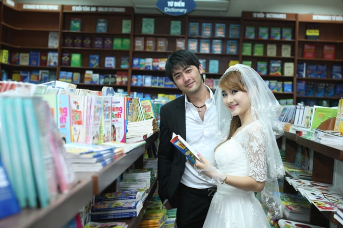 bao-anh-nguoi-phan-xu-tiet-lo-anh-cuoi-voi-vo-kem-11-tuoi-2