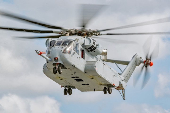 CH-53K King Stallion được trang bị cần tiếp liệu để có thể tiếp dầu trên không. Nhờ đó, tầm hoạt động của CH-53K King Stallion được mở rộng đáng kể.