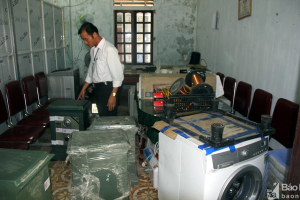 Toàn bộ tải sản mà người dân xiết nợ từ nhà bà Oanh hiện đã được thu hồi. Ảnh. Tiến Hùng.