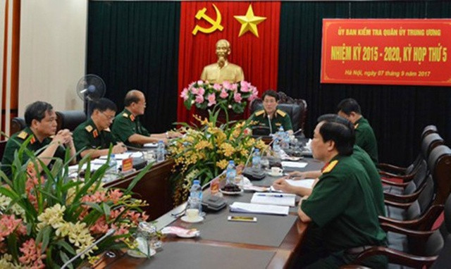 Thượng tướng Lương Cường chủ trì kỳ họp.