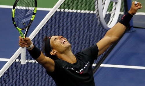 Khoảnh khắc sung sướng của Nadal sau khi giành chiến thắng. Ảnh: Reuters.