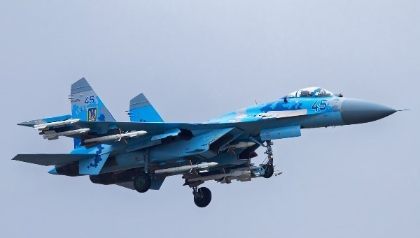 Máy bay chiến đấu SU-27 của Không quân Ukraine. (Ảnh: theaviationist.com)