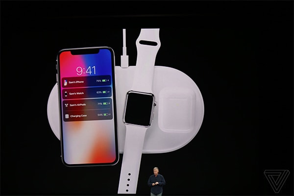 Tất cả các thiết bị di động mới của Apple đã có sạc không dây. 