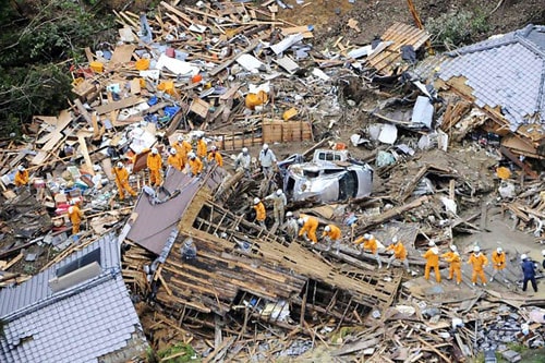 Bão Haiyan có sức mạnh tương đương bão Katrina từng quét qua New Orleans (Mỹ) ngày 2/9/2005 khiến khoảng 2.000 người thiệt mạng và hàng triệu người khác bị ảnh hưởng. Tổng thiệt hại vật chất lên tới hơn 100 tỷ USD