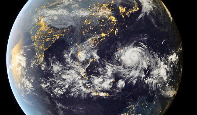 Mỗi đại dương lớn trên thế giới sẽ có các danh sách tên bão cho riêng mình. Tổ chức Khí tượng Thế giới có 6 danh sách để đặt tên các cơn bão. Mỗi danh sách gồm 21 tên bão và được sử dụng xoay vòng theo chu kỳ 6 năm.