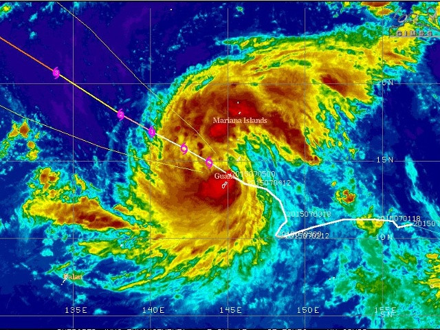 Trong Chiến tranh thế giới 2, các cơn bão nhiệt đới ở Thái Bình Dương được đặt tên không chính thức theo tên của phụ nữ. Đây là một nguyên tắc bất thành văn do đoàn dự báo thời tiết của Lục và Hải quân Mỹ đề ra. 