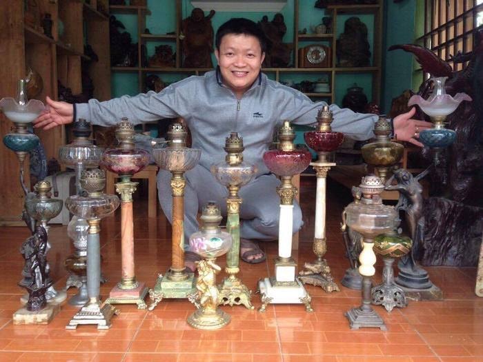 Bộ sưu tập đèn cổ của . Ảnh: Minh Thái