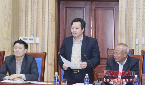 Trần Anh Sơn, phó chủ tịch Hội Doanh nghiệp tiêu biểu phát biểu tại một buổi làm việc với UBND tỉnh. Ảnh tư liệu
