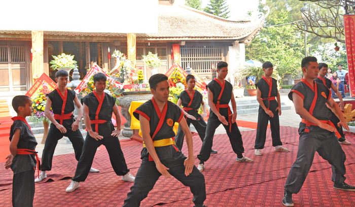 Biểu diễn võ thuật tại Lễ hội đền Quang Trung. Ảnh: Thanh Thủy