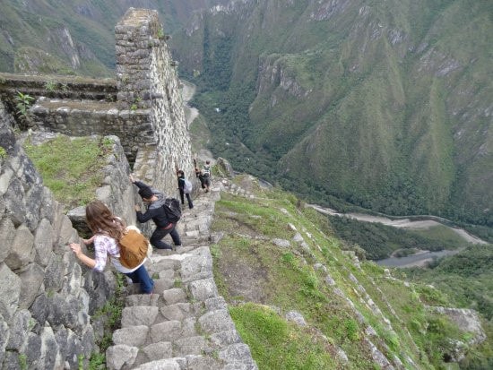 15 tuyến đường bộ nguy hiểm trên thế giới hình ảnh 10 Đường mòn Huayna Picchu, Peru: Đường mòn Huayna Picchu được biết đến với tên gọi