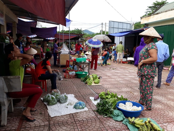 Chợ phiên Tam Thái trở lại nhịp sống tấp nập. Ảnh: Đình Tuân