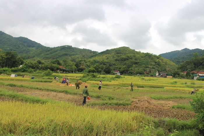 Những ngày mưa bão. Ảnh: Đình Tuân