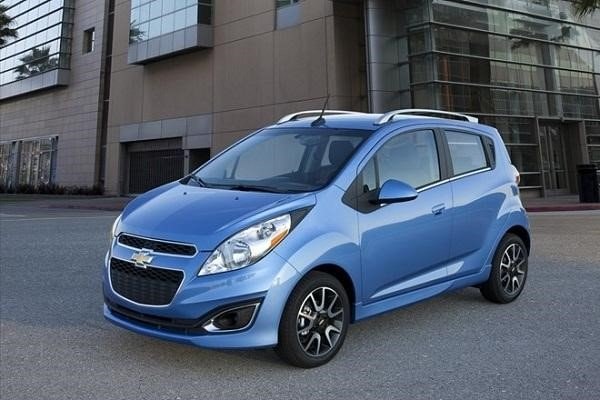 Chevrolet Spark Van là mẫu xe hơi đời mới nhất góp mặt trong top những xe ô tô cũ giá rẻ dưới 100 triệu đáng mua nhất hiện nay.