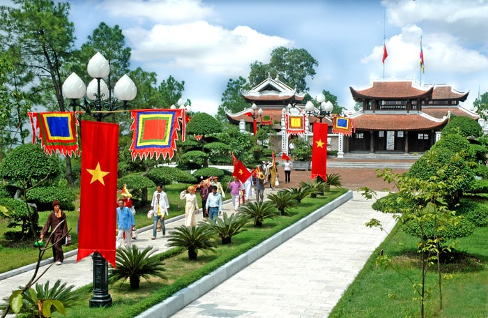 Đền thờ Hoàng đế Quang Trung (núi Dũng Quyết TP. Vinh). Ảnh: Sỹ Minh