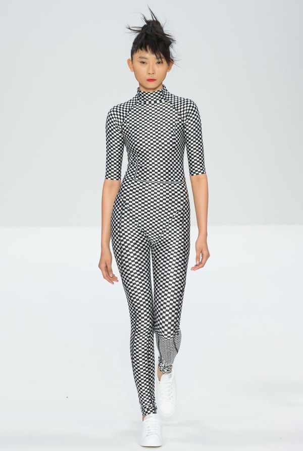 hai-nang-mau-viet-trung-show-o-london-fashion-week-1
