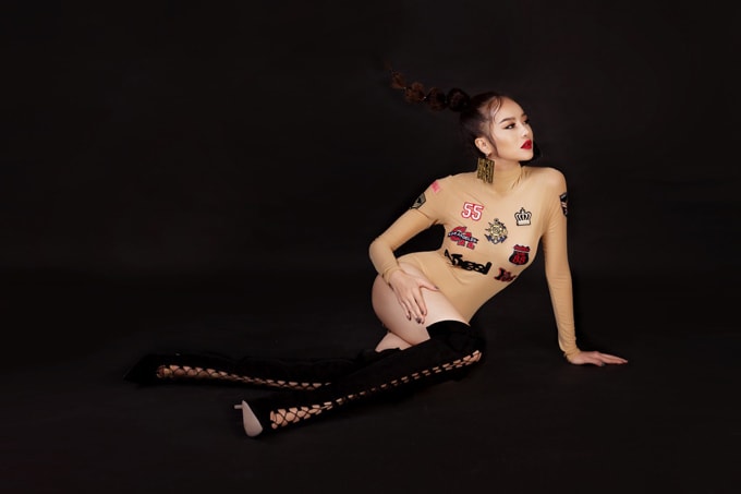 kieu-ngan-khoe-than-tao-bao-sau-khi-nang-nguc-sua-mat-6