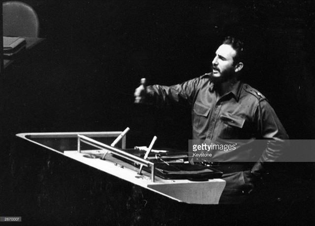 Lãnh tụ Fidel phát biểu tại trụ sở Liên Hợp Quốc tại New York, 28/9/1960. Ảnh: Getty.