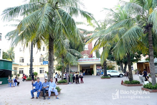 Bệnh viện Phục hồi chức năng Nghệ An là cơ sở khám, chữa bệnh, phục hồi chức năng và tổ chức an dưỡng cho người bệnh và các đối tượng khác có nhu cầu. Hiện Bệnh viện đang xây dựng mô hình “bệnh viện - khách sạn” nhằm đáp ứng nhu cầu người bệnh. Ảnh: Sỹ Minh