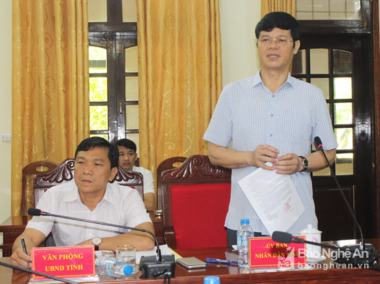 Đồng chí Lê Xuân Đại - Uỷ viên BTV Tỉnh ủy, Phó Chủ tịch thường trực UBND tỉnh phát biểu tại hội nghị. Ảnh: Phương Thảo