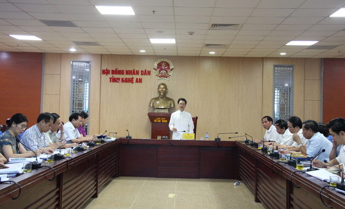 Chủ tịch HĐND tỉnh Nguyễn Xuân Sơn chủ trì cuộc làm việc. Ảnh: Mai Hoa
