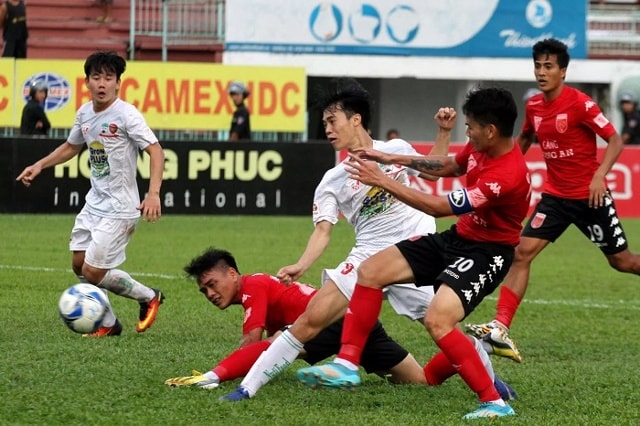 HAGL và Long An quyết đấu ở vòng 18 V-League. Ảnh: Internet.