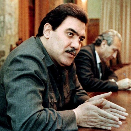Mohammad Najibullah - Tổng thống thứ 4 và cũng là Tổng thống cuối cùng của nước Cộng hòa Dân chủ Afghanistan. Trong thời gian nắm quyền, Tổng thống Najibullah thực hiện nhiều cải cách đáng kể về kinh tế, xã hội và quốc phòng với sự giúp đỡ của Liên Xô. Sau khi Liên Xô quyết định rút quân đội ra khỏi Afghanistan vào năm 1989, mặc dù vẫn được Liên Xô viện trợ kinh tế và quân sự nhưng chính quyền của nhà lãnh đạo Najibullah không đứng vững trước các cuộc tấn công ngày càng quyết liệt của quân Mujahedeen được Pakistan và Mỹ hậu thuẫn. Vào ngày 27/9/1996, Tổng thống Najibullah đã bị quân Taliban bắn chết và cho treo xác ngay giữa thủ đô Kabul.