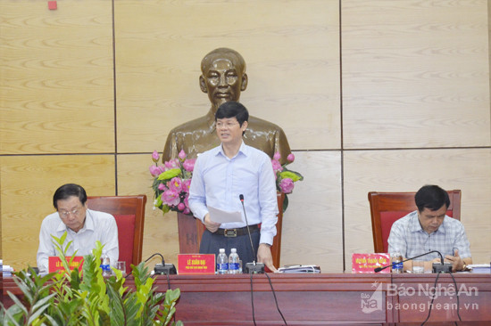 Đồng chí Lê Xuân Đại- Phó Chủ tịch Thường trực UBND tỉnh chủ trì buổi làm việc.