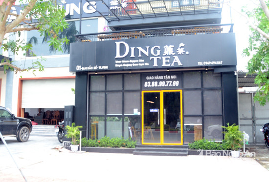 Cửa hàng trà sửa Ding Tea trên đường Mai Hắc Đế bị xử phạt dự kiến 25 triệu đồng. Ảnh: Thanh Sơn