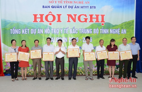 Trao Bằng khen của Bộ Y tế cho 6 tập thể, 5 cá nhân...