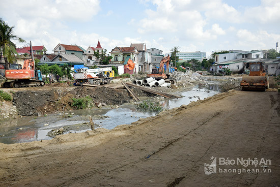 Công trình hào Thành cổ Vinh. Ảnh: XH