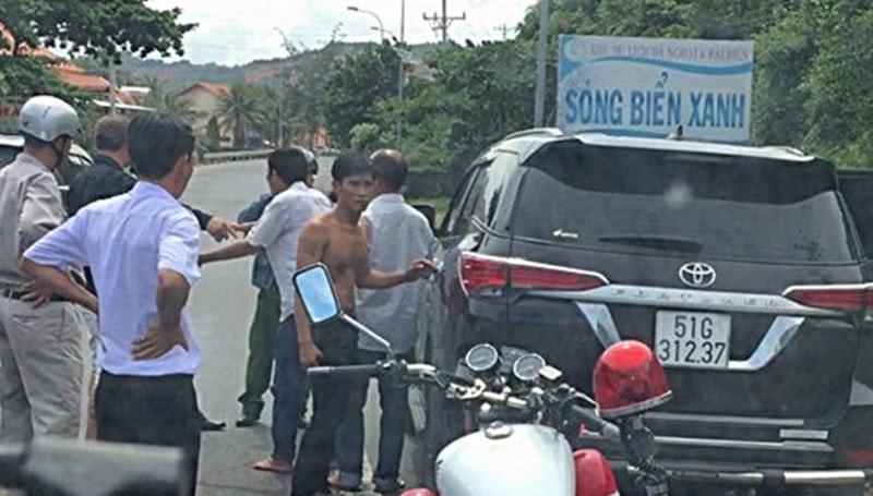 Hai nhóm giang hồ tấn công gây náo loạn Mũi Né - ảnh 1
