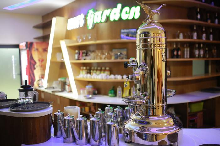 Một trong những yếu tố quan trọng tạo nên khác biệt của Amore Garden khi bạn thưởng thức café tại đây là máy xay café hiện đại nhất.