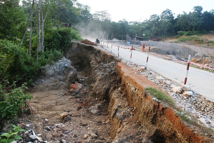 Đoạn sạt lở dài 30m đoạn ngay 