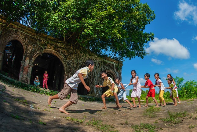 Trò chơi Rồng rắn lên mây. Ảnh minh họa.
