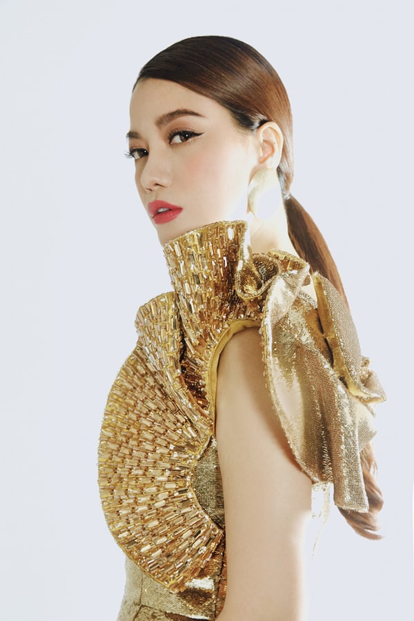 truong-ngoc-anh-sexy-voi-ao-ho-nguc-9