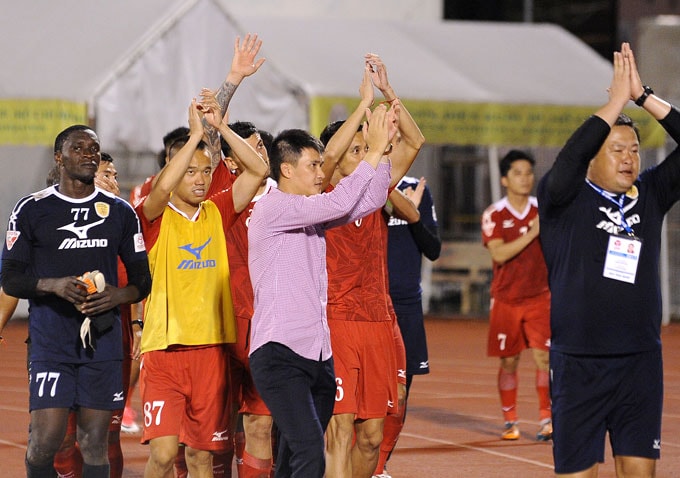 cong-vinh-cuoi-tuoi-ban-ve-tranh-thu-an-nhanh-de-vao-san-lam-viec-6