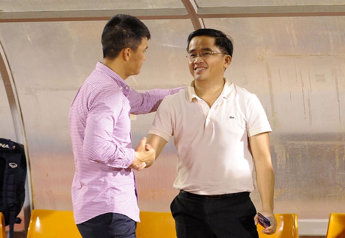 cong-vinh-cuoi-tuoi-ban-ve-tranh-thu-an-nhanh-de-vao-san-lam-viec-9