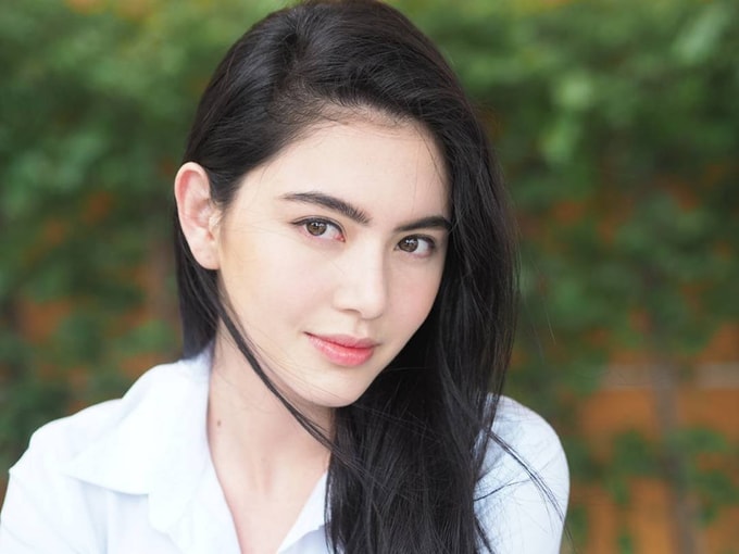 Các fan phim Thái Lan hầu như không ai không biết đến Davika Hoorne (Mai). Diễn viên từng thủ vai chính trong nhiều phim đình đám như