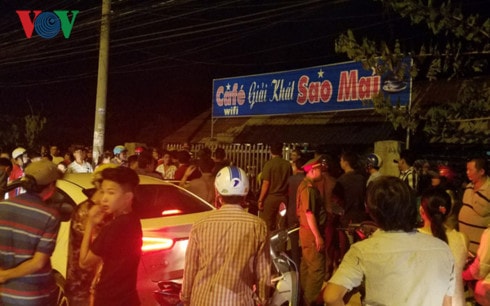 vo dam chet chong trong quan ca phe hinh 1