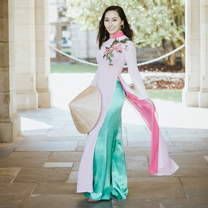 Là người Australia gốc Việt duy nhất tham gia cuộc thi, Lisa Huynh (SBD26) nổi bật với nét đẹp lai vừa cá tính vừa dịu dàng. 