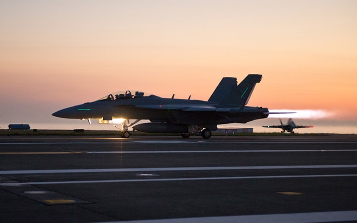 Boeing EA-18G Growler là một phiên bản tác chiến điện tử sử dụng trên tàu sân bay hai chỗ ngồi được phát triển từ F/A-18F Super Hornet. Ảnh: Boeing.