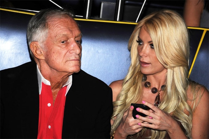 Crystal nói rằng Hugh Hefner không còn khả năng làm 