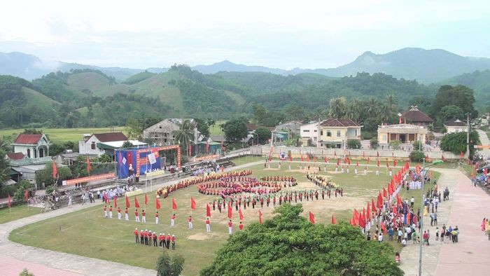 Toàn cảnh Lễ khai mạc Đại hội TD-TT huyện Quỳ Châu lần thứ VIII năm 2017