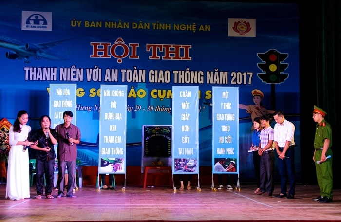 Với tiểu phẩm 