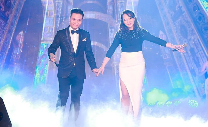 Phần trình diễn của Hoàng Tùng - Khánh Linh.