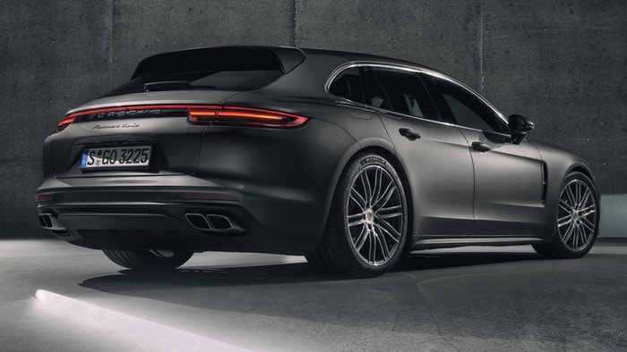 Porsche Panamera Turbo Sport Turismo: Đây là mẫu xe mang kiểu dáng wagon/estate đầu tiên của Porsche. Xe sở hữu khối động cơ tăng áp V8 sản sinh công suất 550 mã lực, hộp số 8 cấp ly hợp kép PDK và dẫn động 4 bánh . Nhờ đó, x e có khả năng tăng tốc 0-100 km/h chỉ mất 3,8 giây. Giá khởi điểm của xe khoảng 96.200 USD.